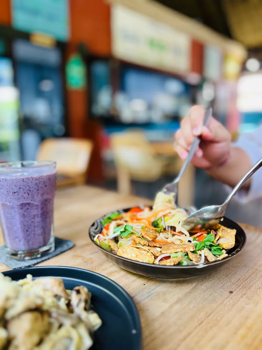 Fresh, healthy food served daily at Bali Eco Deli in Jungut Batu, Nusa Lembongan.