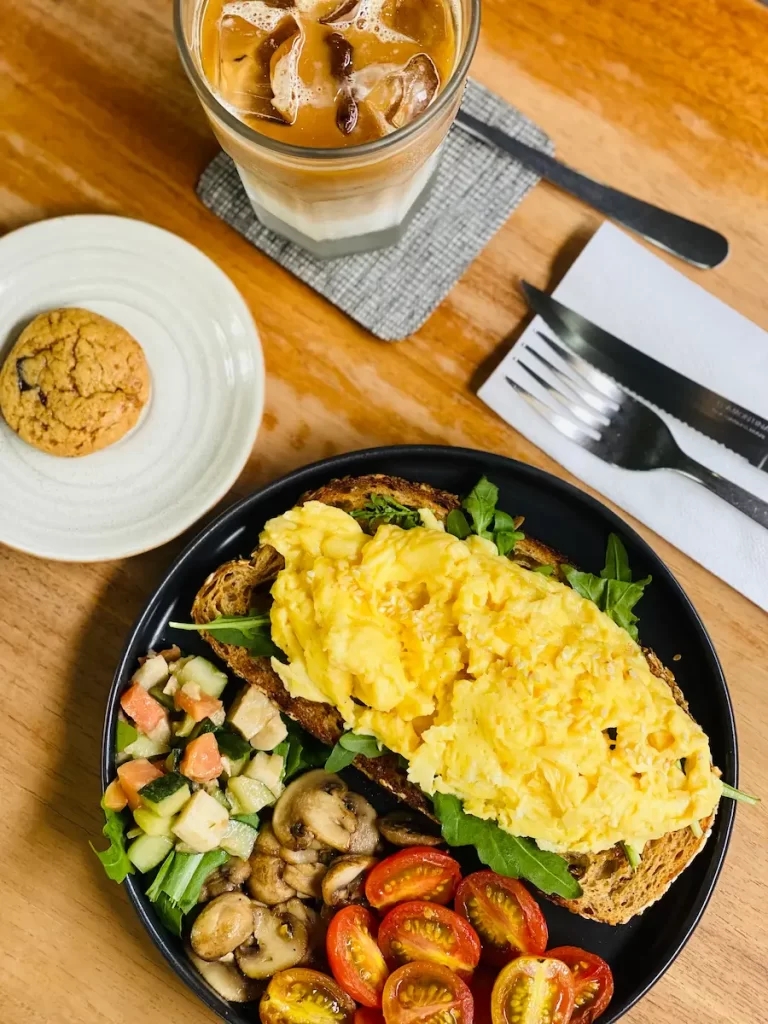 full breakfast jungut batu nusa lembongan