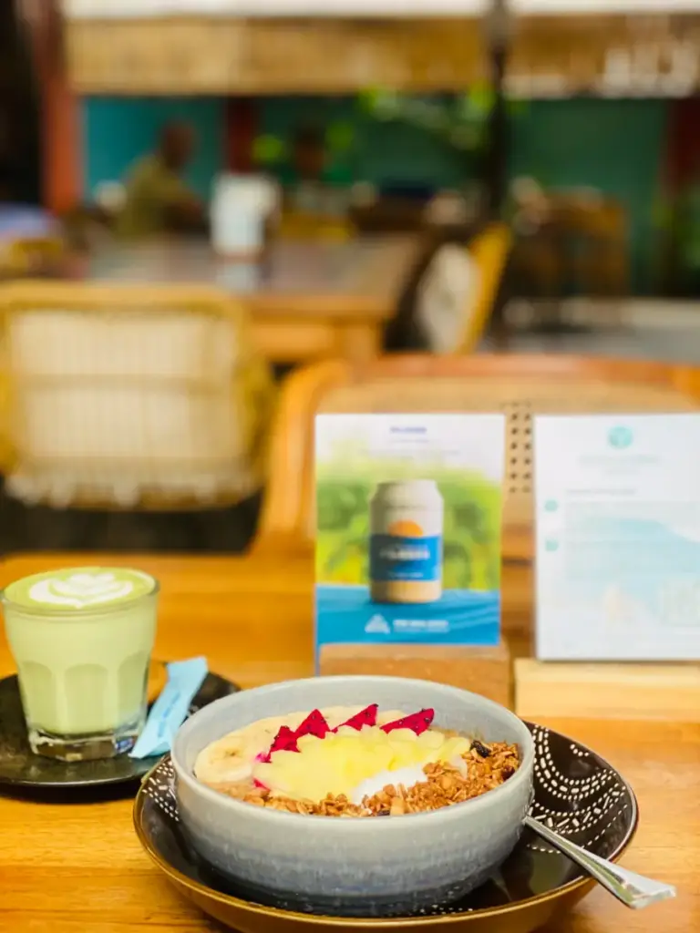 Manga Bazinga Smoothie Bowl and Matcha Latte @ Bali ECO Deli Lembongan